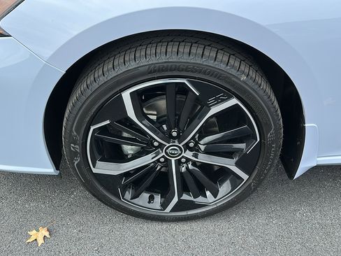 New 2025 Nissan Altima 2.5 SR image 8