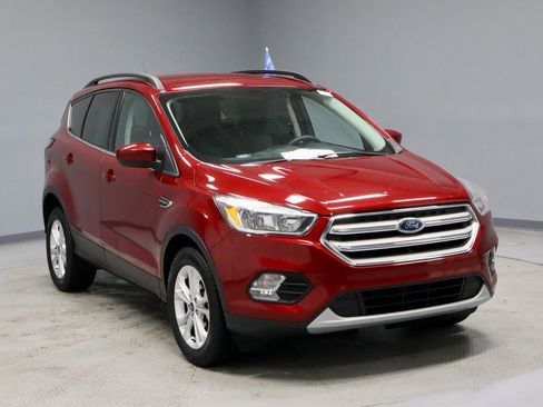 Certified 2018 Ford Escape SE image 1
