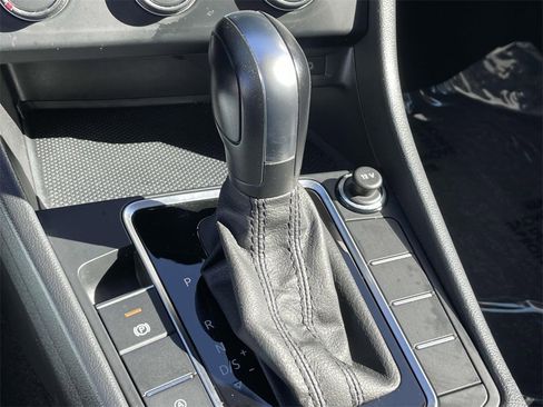 Used 2020 Volkswagen Jetta S w/ Driver Assistance Package image 28