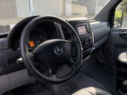 Used 2018 Mercedes-Benz Sprinter 2500 image 14