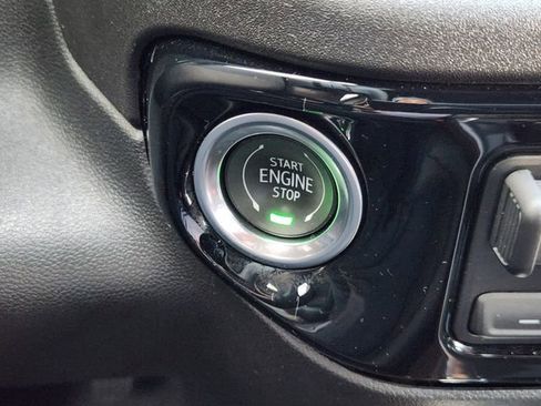 Used 2023 Chevrolet Silverado 1500 High Country image 18