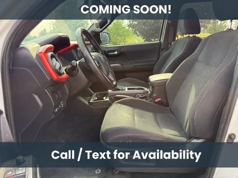 Used 2020 Toyota Tacoma TRD Off-Road w/ Technology Package AWD/4WD image 8