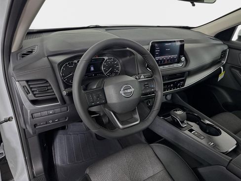 New 2026 Nissan Rogue SV FWD image 9