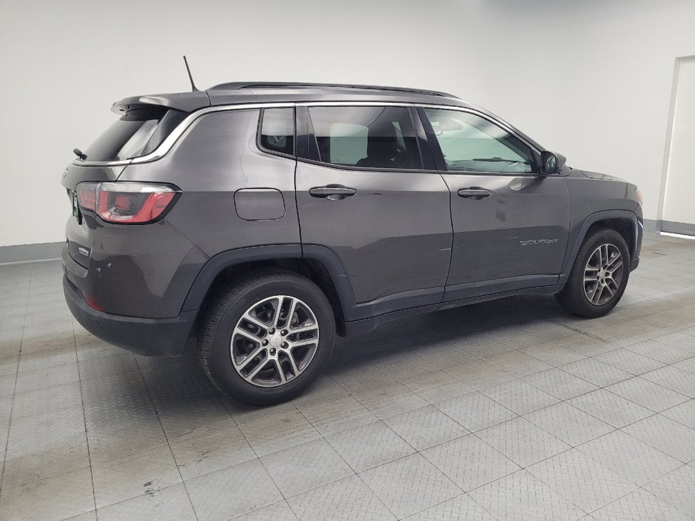 Used 2017 Jeep Compass Latitude w/ Safe & Security Group FWD image 10