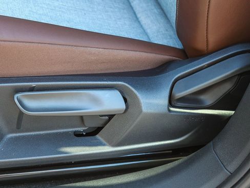 Used 2023 Volkswagen ID.4 Pro image 22