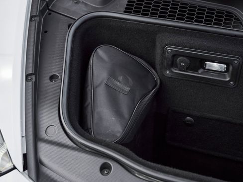 Used 2020 Lamborghini Huracan EVO image 17