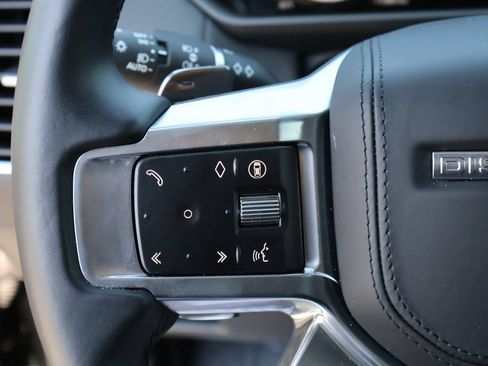 Used 2025 Land Rover Discovery Metropolitan Edition AWD/4WD image 31