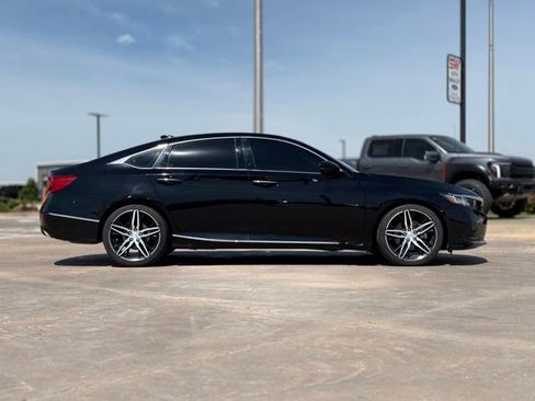 Used 2021 Honda Accord Touring image 5
