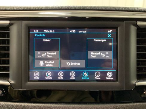 Used 2020 Chrysler Pacifica Touring-L FWD image 28