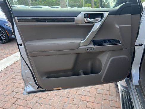 Used 2016 Lexus GX 460 w/ Navigation Package AWD/4WD image 14