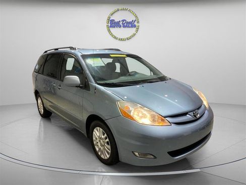 Used 2009 Toyota Sienna FWD image 5