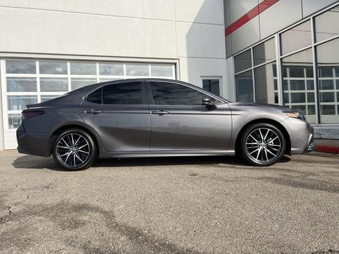 Used 2024 Toyota Camry SE image 17