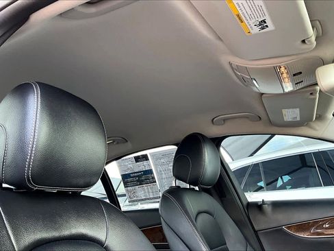 Used 2017 Mercedes-Benz C 300 Sedan image 13