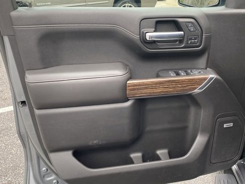 Used 2019 Chevrolet Silverado 1500 High Country w/ Technology Package image 12