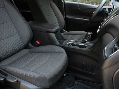 Used 2018 Chevrolet Equinox LT image 29