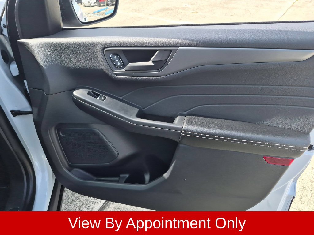 Used 2025 Ford Escape Active AWD/4WD image 33