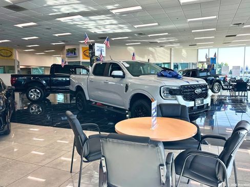 New 2026 Ford Maverick XLT w/ XLT Luxury Package AWD/4WD image 31