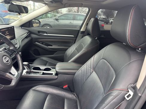 Used 2023 Nissan Altima 2.5 SR w/ SR Premium Package image 10