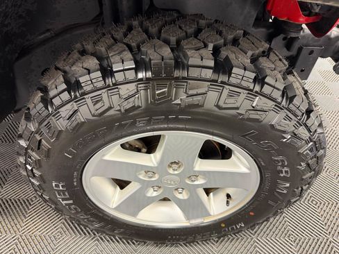 Used 2015 Jeep Wrangler Unlimited Sport w/ Quick Order Package 24S AWD/4WD image 35
