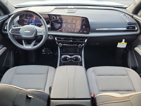 New 2025 Chevrolet Traverse LT w/ Enhanced Driving Package image 19