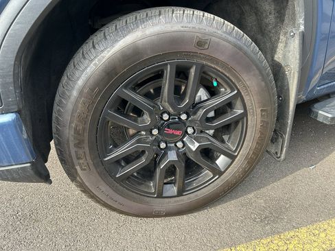 Used 2024 GMC Sierra 1500 Elevation w/ Elevation Premium Package image 8