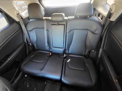 Used 2024 Kia Sportage EX image 12