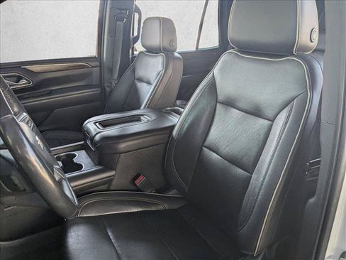 Used 2021 Chevrolet Tahoe Premier w/ Premium Package AWD/4WD image 16