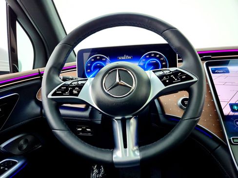 Used 2023 Mercedes-Benz EQE 350+ 4MATIC SUV image 33
