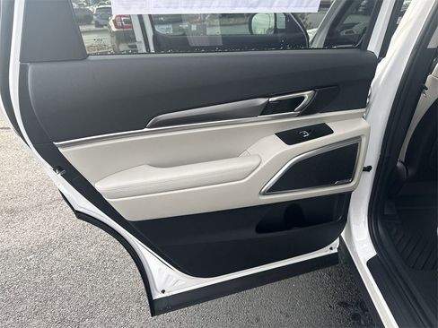 New 2025 Kia Telluride S image 26