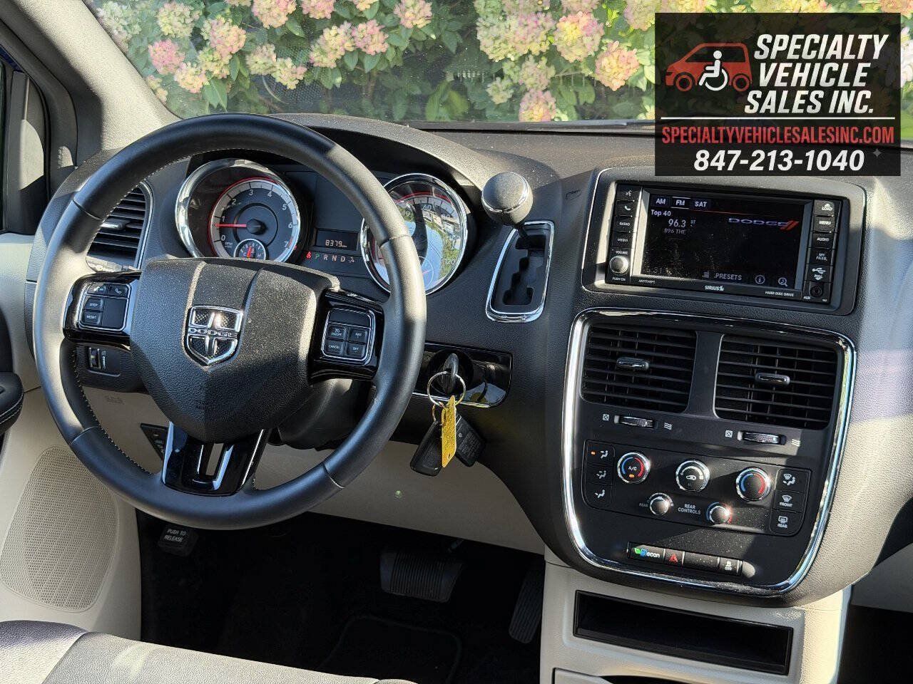 Used 2018 Dodge Grand Caravan SXT FWD image 36