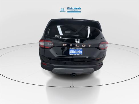 New 2026 Honda Pilot TrailSport image 9