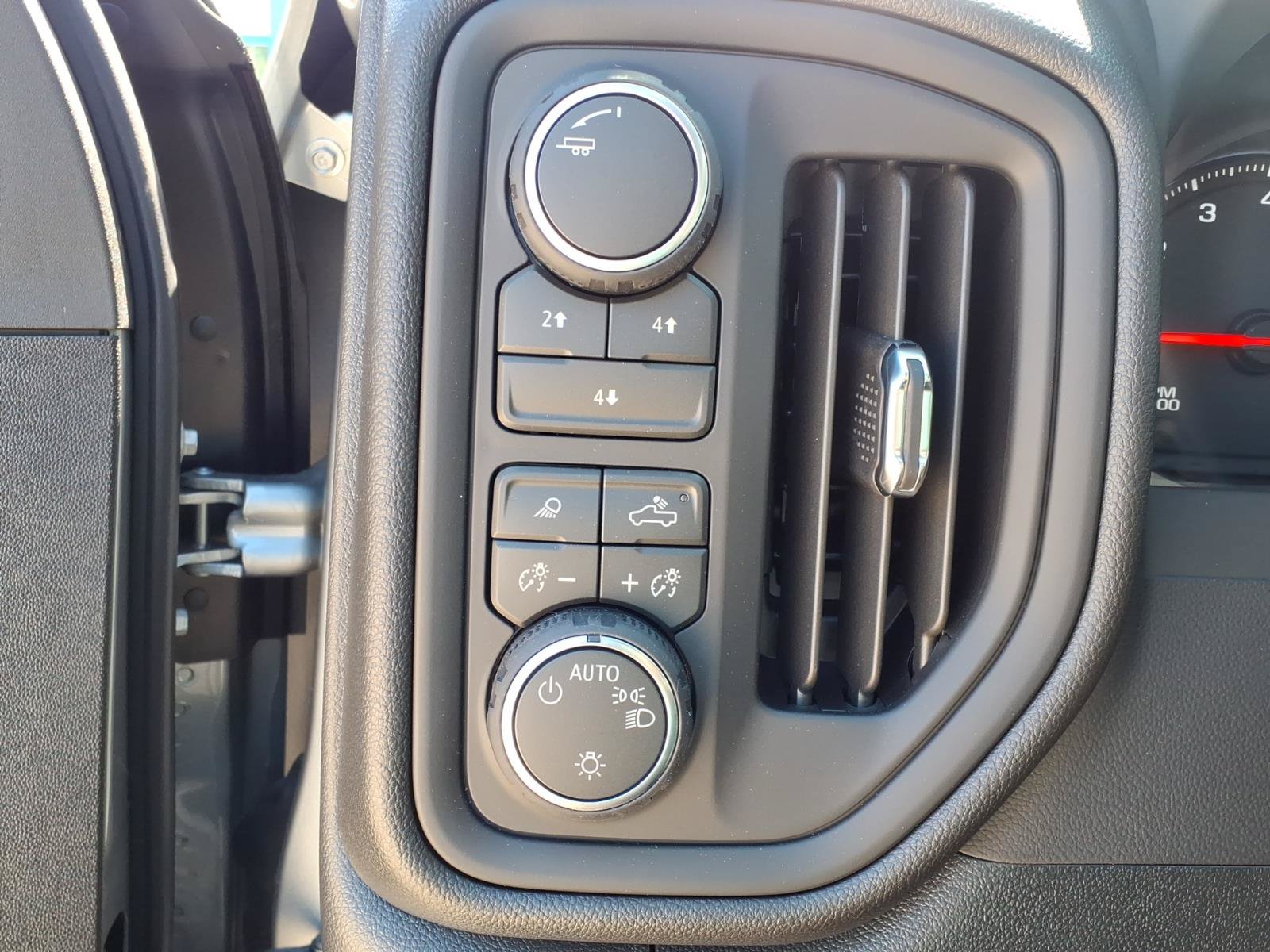 New 2026 Chevrolet Silverado 2500 Custom w/ Custom Value Package AWD/4WD image 29