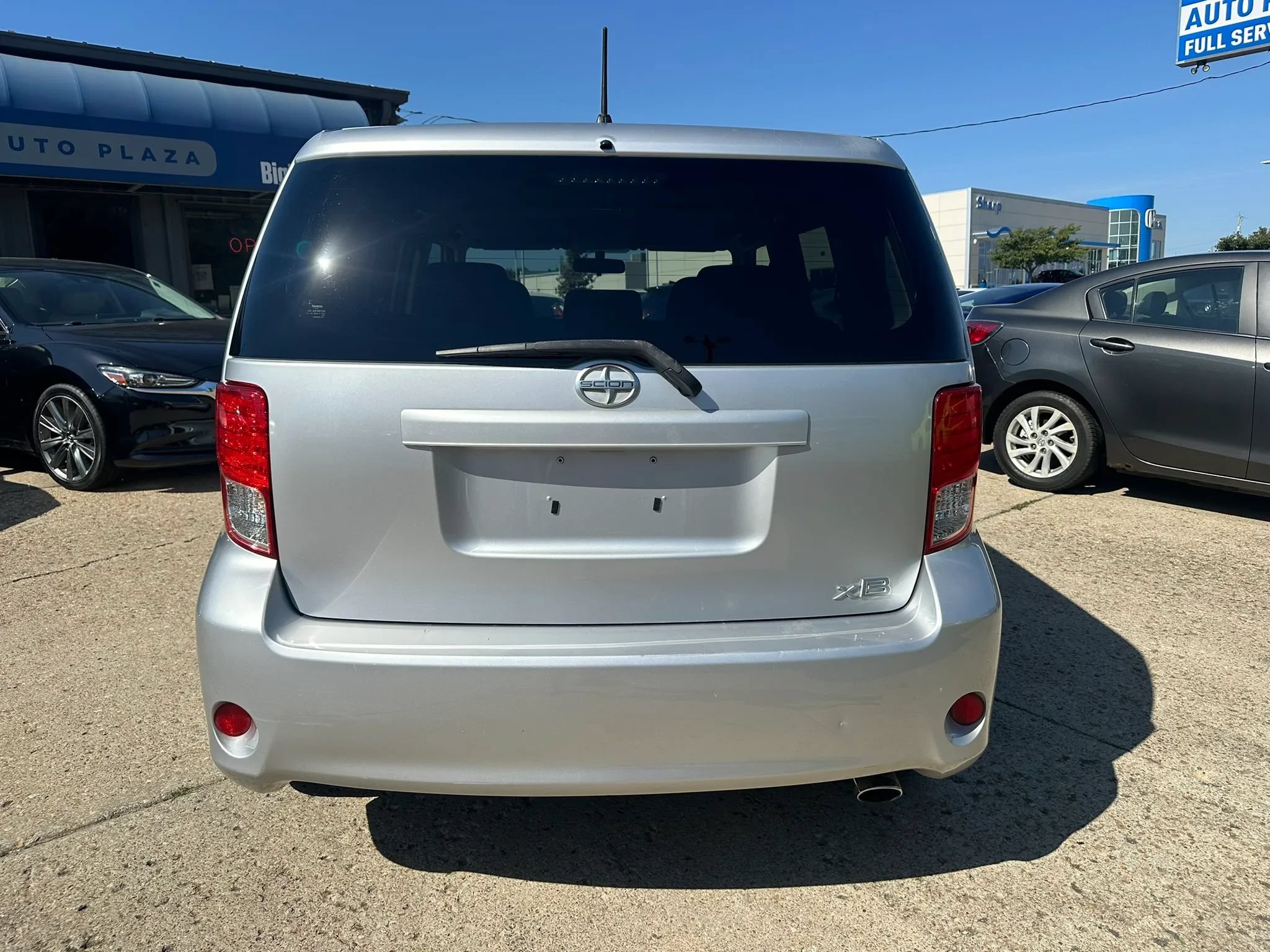 Used 2012 Scion xB FWD image 6