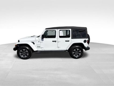 Used 2022 Jeep Wrangler Unlimited Sahara w/ Cold Weather Group AWD/4WD image 5