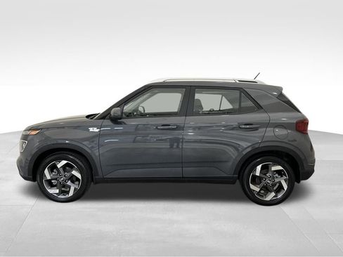 Used 2026 Hyundai Venue SEL FWD image 2