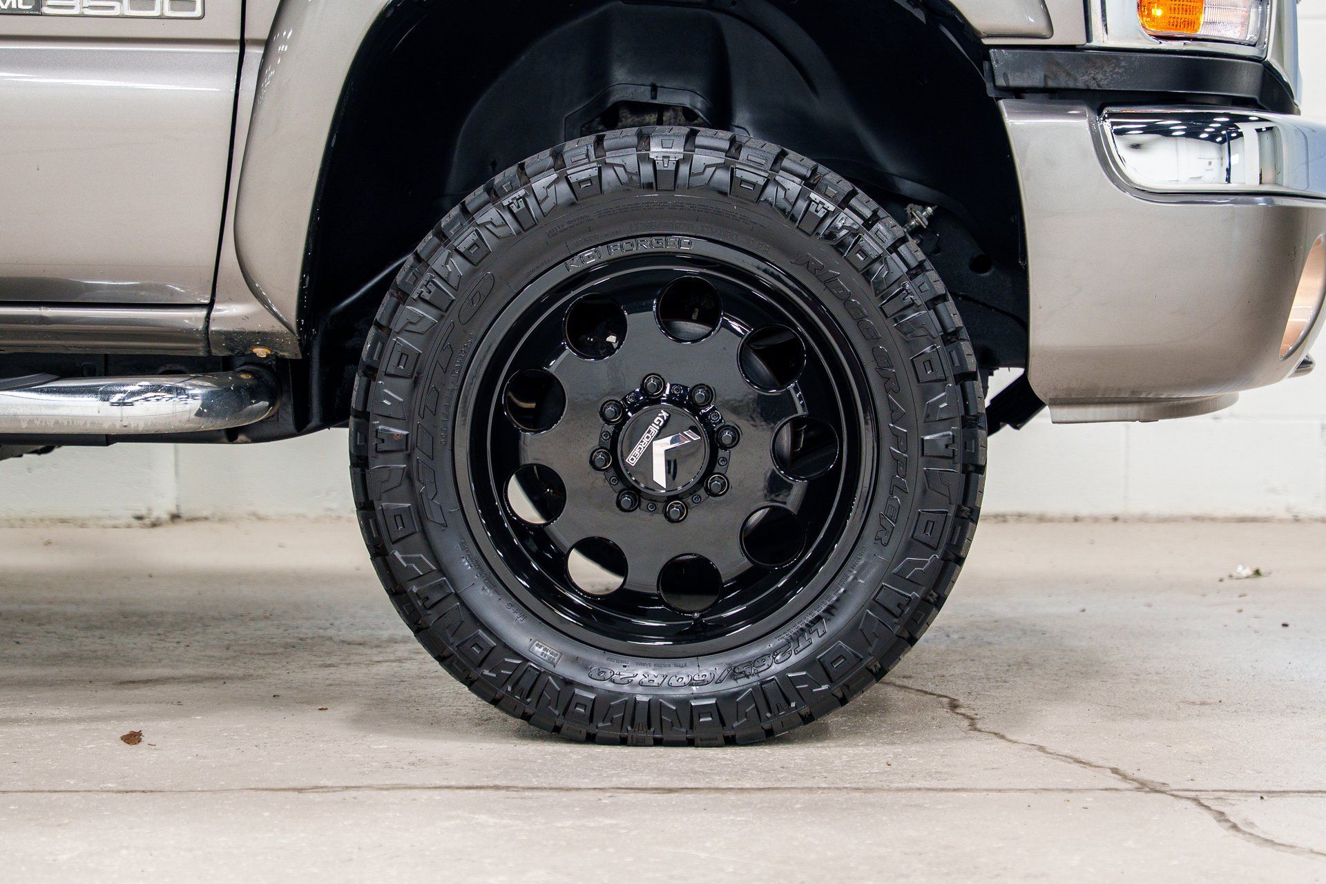 Used 2007 GMC Sierra 3500 SLT w/ Heavy-Duty Power Package AWD/4WD image 19
