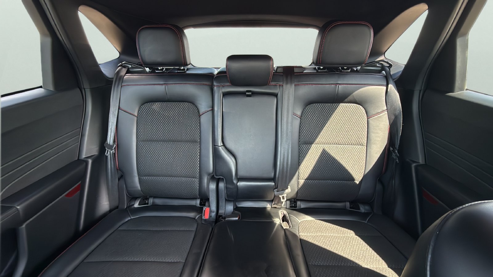 Used 2025 Ford Escape ST-Line FWD image 25