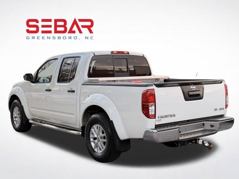 Used 2018 Nissan Frontier SV image 7