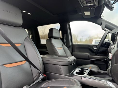 Used 2022 GMC Sierra 2500 AT4 w/ AT4 Premium Plus Package image 11