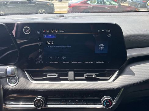 Used 2025 Chevrolet Equinox LT FWD image 20