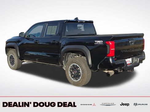 Used 2024 Toyota Tacoma TRD Off-Road image 4
