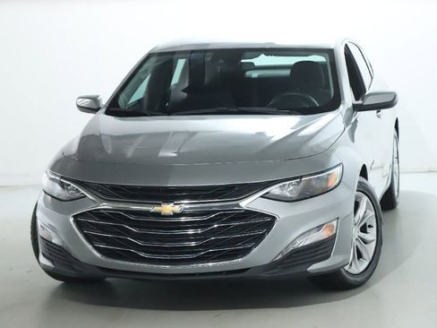 Used 2024 Chevrolet Malibu LT image 3