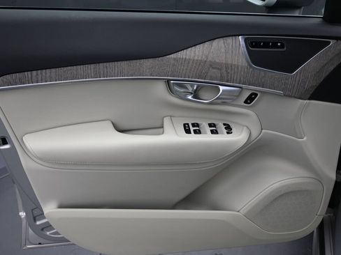 Certified 2024 Volvo XC90 B6 Plus AWD/4WD image 5