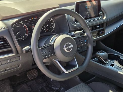 Certified 2023 Nissan Rogue SV FWD image 29