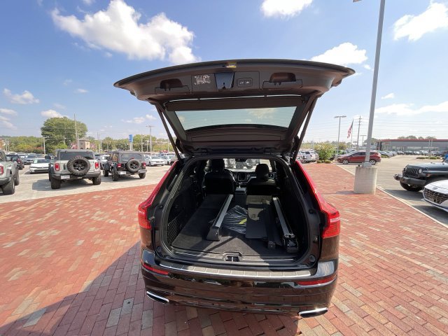 Used 2019 Volvo XC60 T5 R-Design w/ Protection Package Premier FWD image 31