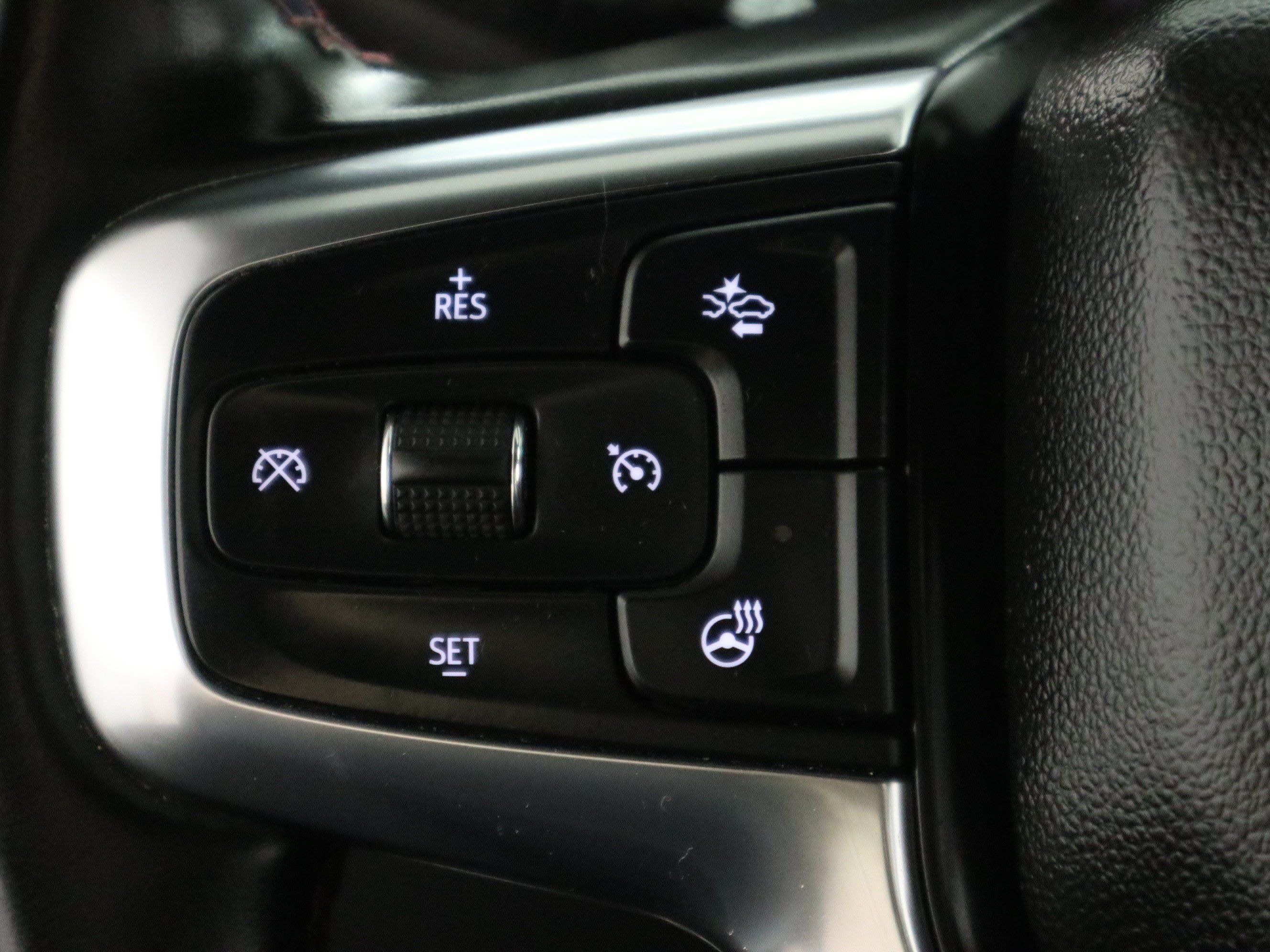 Used 2025 Chevrolet Blazer RS FWD image 28