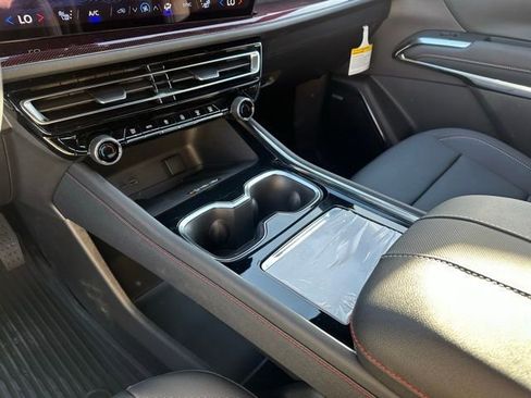 New 2026 Chevrolet Traverse Z71 w/ Enhanced Driving Package image 11