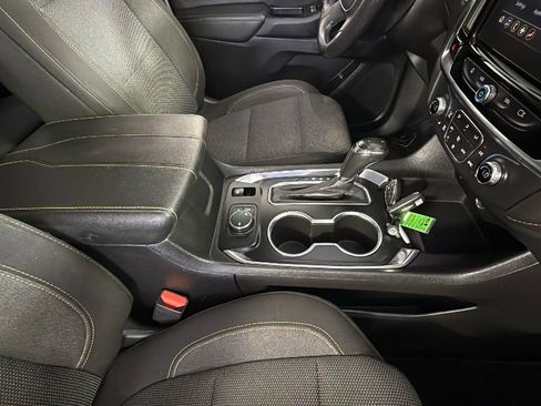 Used 2020 Chevrolet Traverse LT image 35