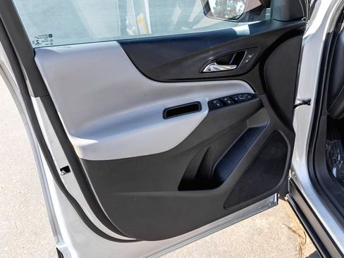 Used 2020 Chevrolet Equinox LS FWD image 9