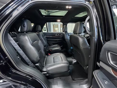 Used 2018 Ford Explorer Platinum AWD/4WD image 27